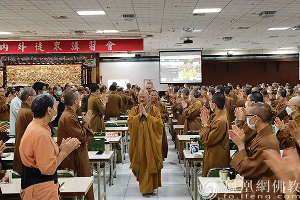 9月8日，本性法师一行走访高雄佛光山，受到佛光山僧团的热忱欢迎。